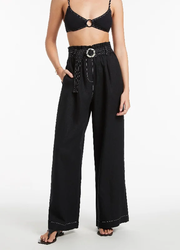 Belted cover ups for a more structured and fashionable lookJetset Highwaist Pants - Black