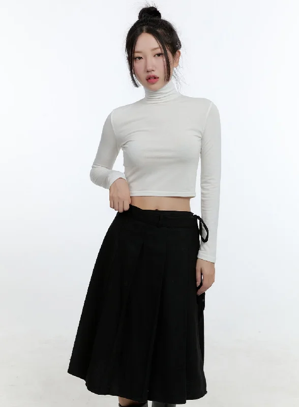 Sleeveless Women's Linen Crop Top in Natural for a Breathable and Casual Summer StyleTurtle Neck Slim-Fit Crop Top CD424