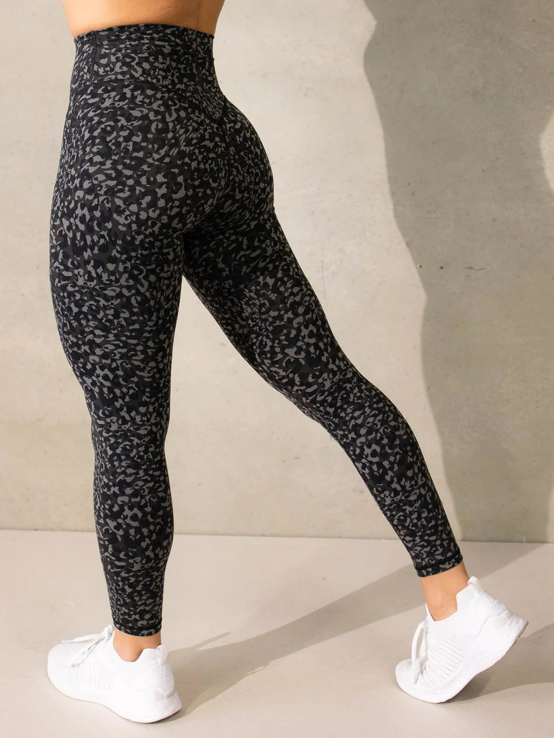 Women's Leather - Look Tight Trousers with Zipper Details in Dark Gray for an Urban StyleRyderwear | Empower High Waisted Leggings - Black Leopard