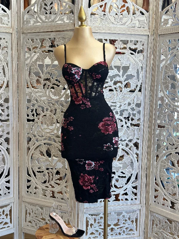 Mini Women Dress with a Short Hem for a Young and Trendy StyleLace Corset Floral Dress- Stretchy