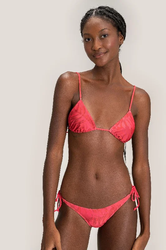 Lace - trimmed bikini for an elegant and romantic touchLeafy Smart Top